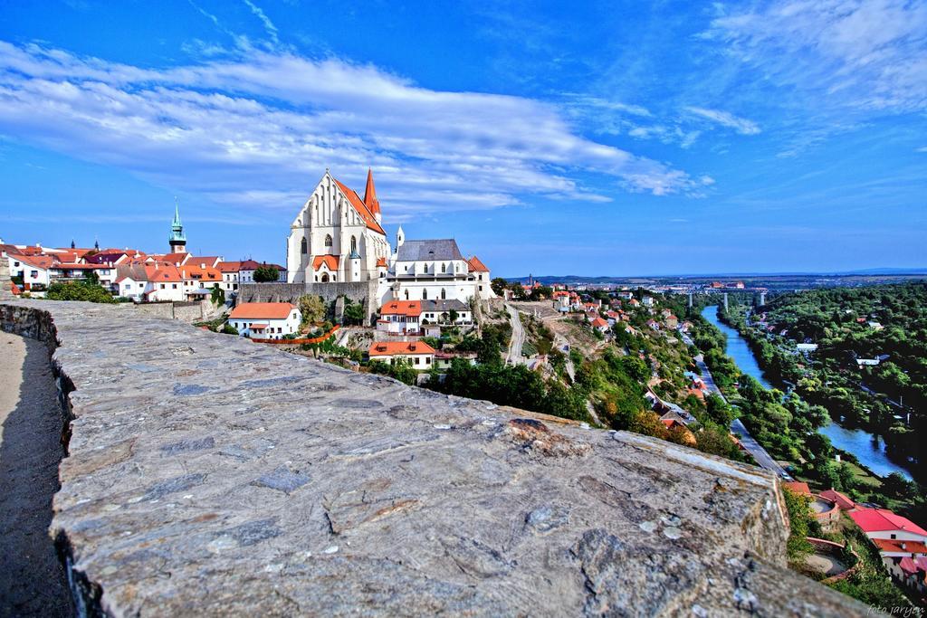 Vas Sklep - Vinny Sklep A Penzion Znojmo Exterior photo